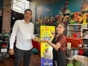 ផ្ដើមចេញពីអ្នកលក់បាយតាមសំយ៉ាបផ្ទះ បងស្រីបានវិវឌ្ឍខ្លួនរហូតមានហាងចំនួន ២!